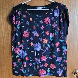 Reitmans Floral Short Sleeve Shirt Size S